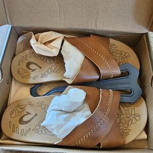 OluKai Women's Sandals - Tan